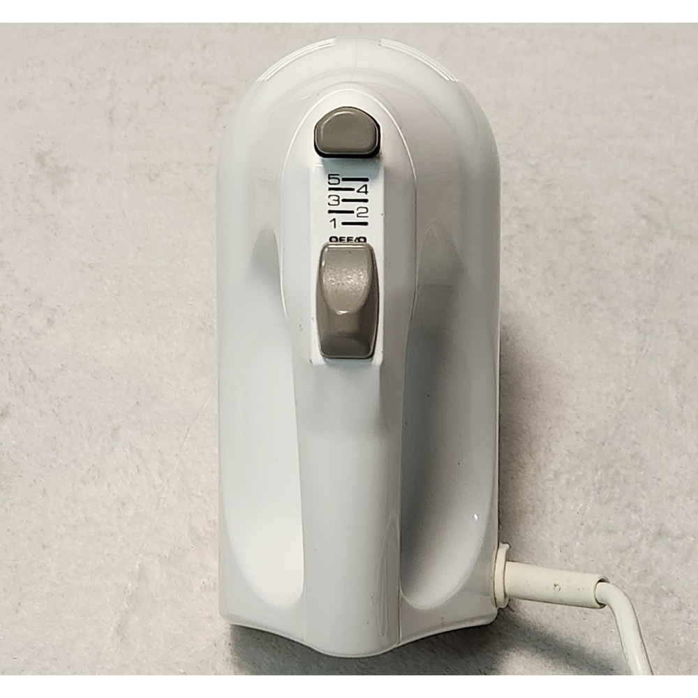 KitchenAid Hand Mixer KHM5TBWH 5-Speed Classic Plus (White) Works Great! - Picture 6 of 7